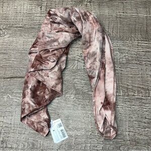 Lululemon Customizable Snap Scarf *Shine
Diamond Dye Cacao Diffuse Dot Foil